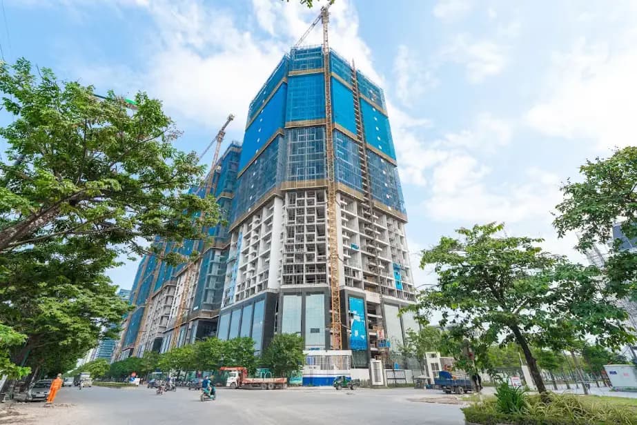Dự án hàng hiệu tại Ciputra tăng tốc về đích, gây bất ngờ với khung cảnh nhạc nước rực rỡ ở lõi cảnh quan