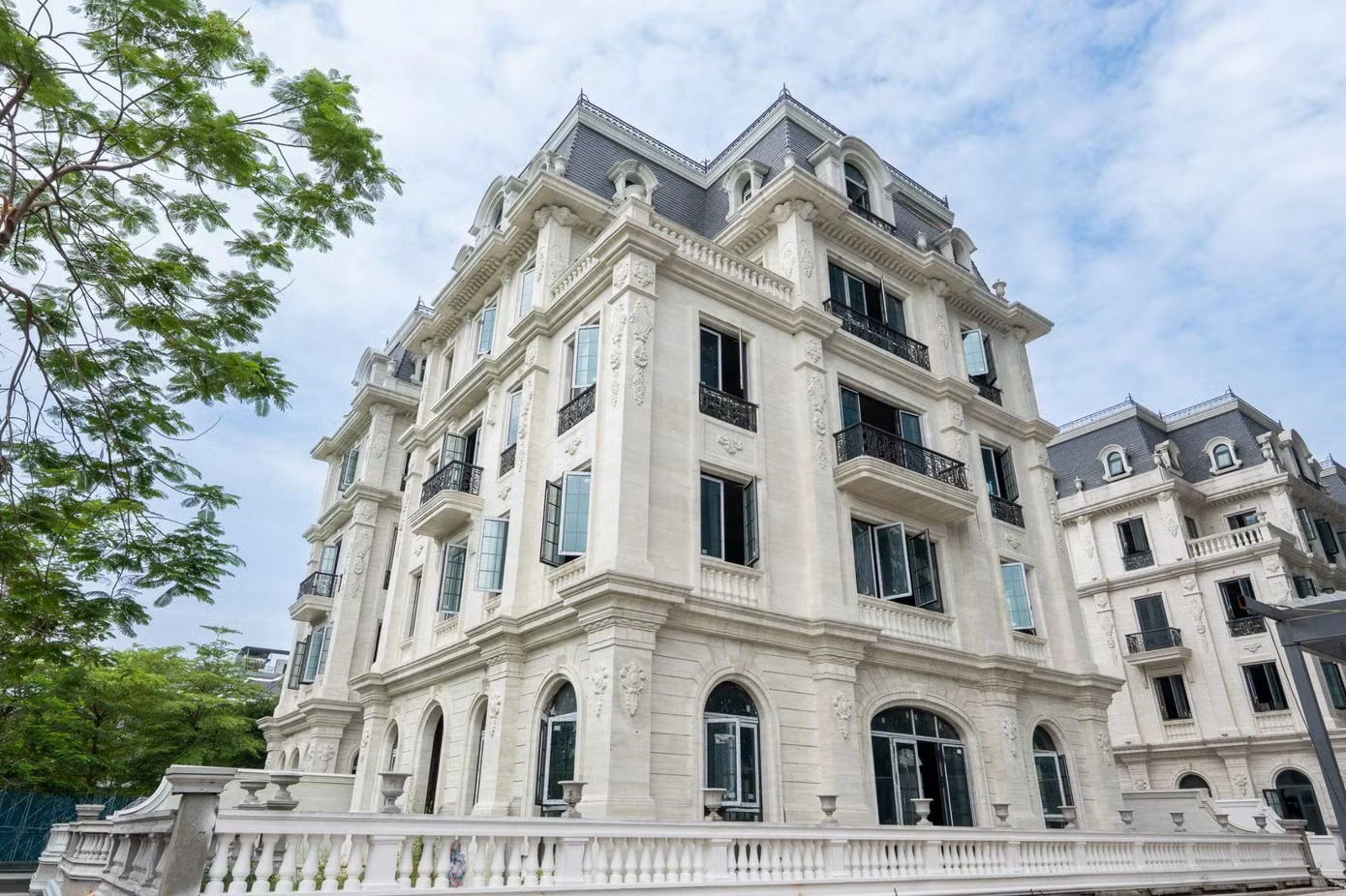 Giải mã sức hấp dẫn của kiến trúc Châu Âu cổ điển trong bất động sản hạng sang